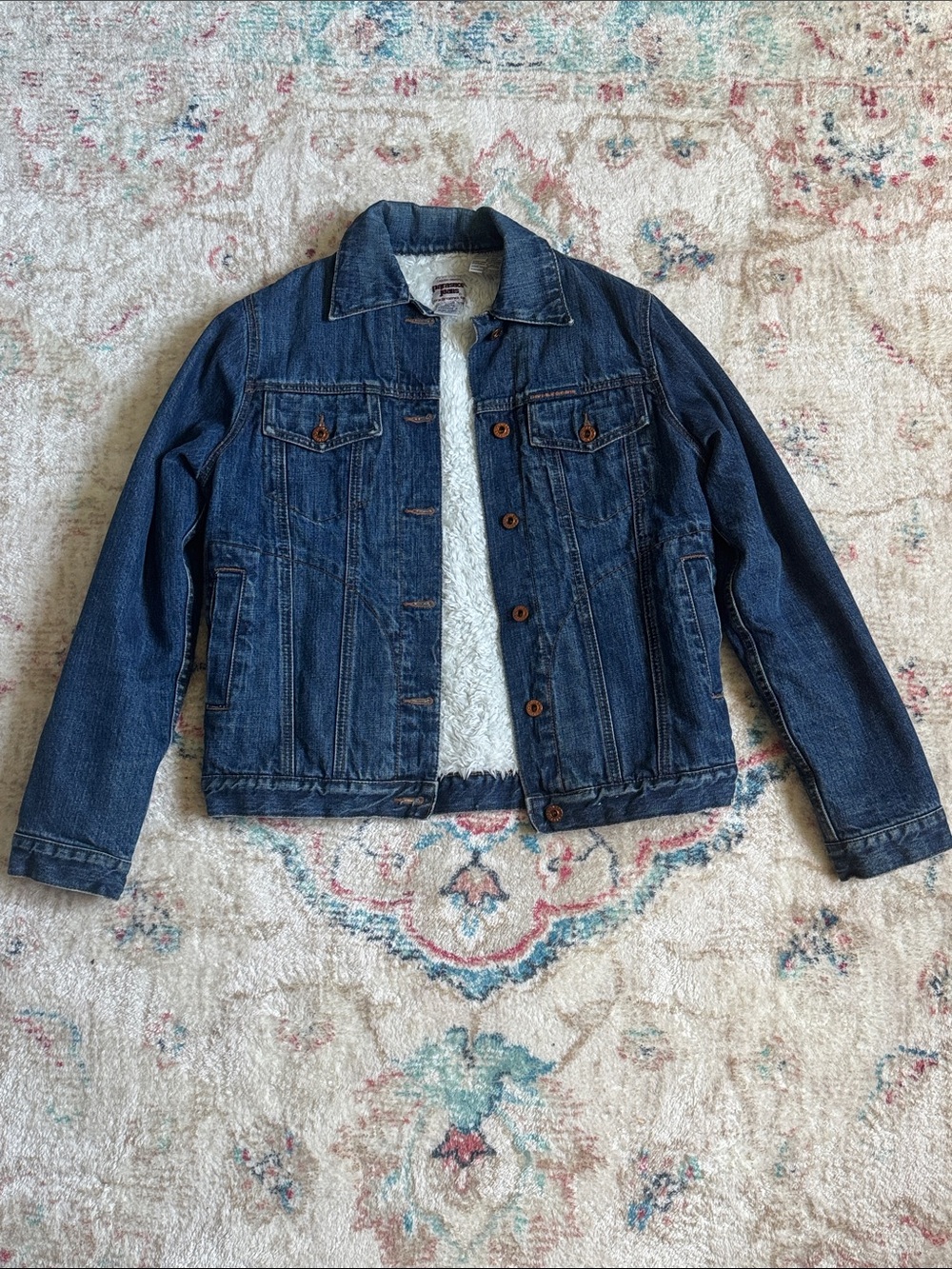 Parasuco jeans label in white with red logo